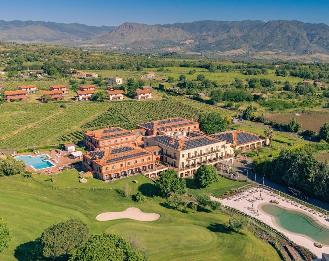 Picciolo Etna Golf Resort & Spa, Curio Collection by Hilton - Außenansicht
