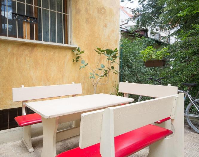 Peter Pan Guest House - Essen und Trinken