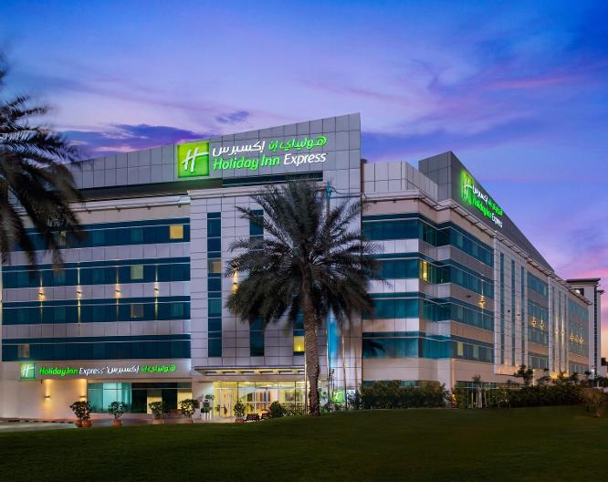 Holiday Inn Express Dubai Airport - Außenansicht