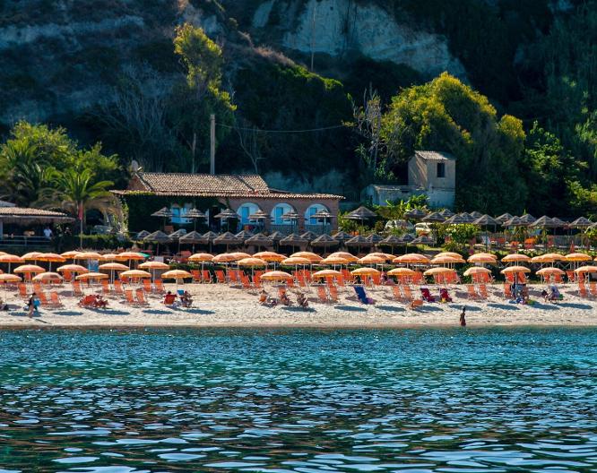 Stromboli Hotel Villaggio - Außenansicht