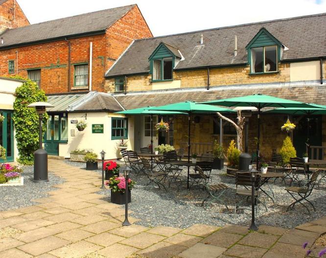 Brook Whipper-In Hotel - Außenansicht