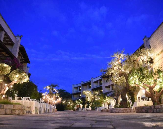 Una Hotel Regina Bari - Außenansicht