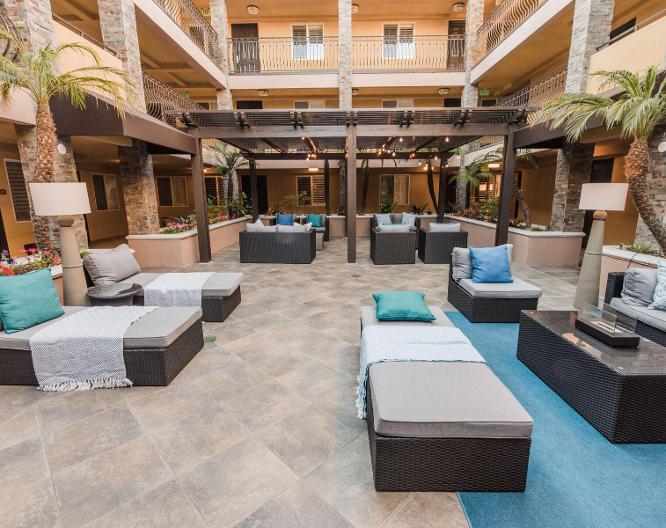 Best Western Plus Manhattan Beach Hotel - Außenansicht