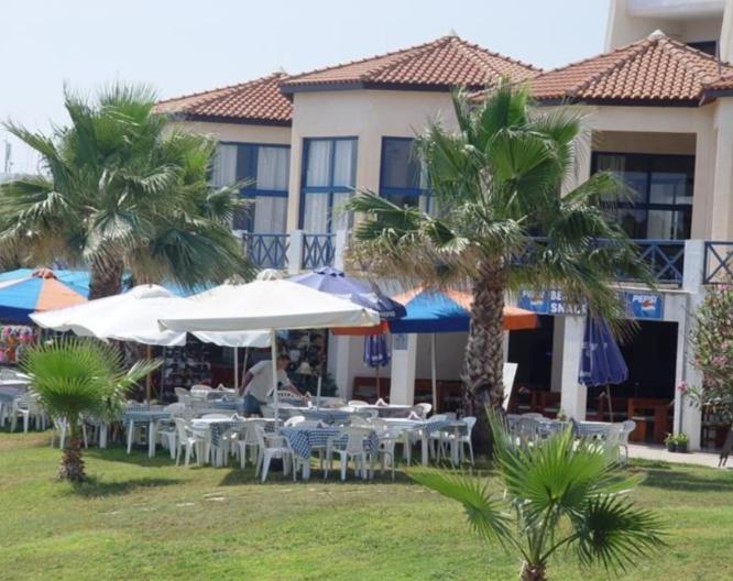 Myro Androu Beach Apartments - Außenansicht