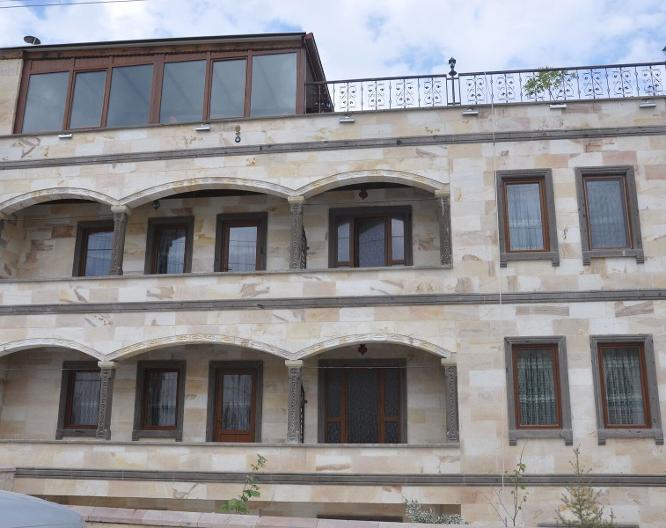 Peace Stone House - Außenansicht