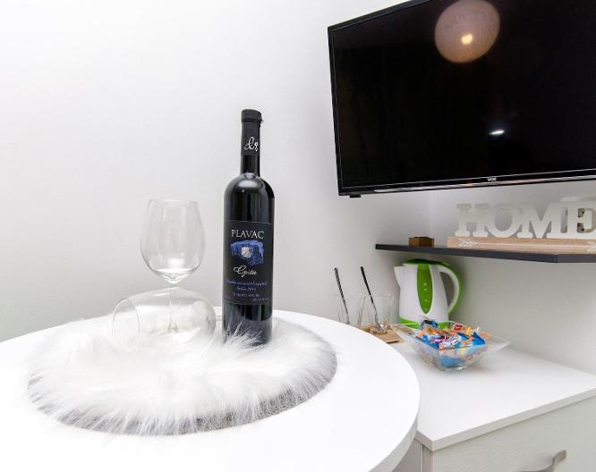 Luxury Lidija Rooms - Essen und Trinken