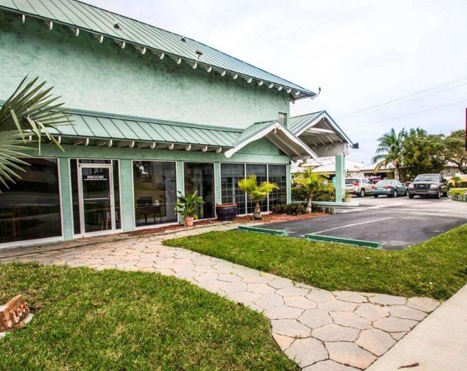Econo Lodge Cocoa Beach - Außenansicht