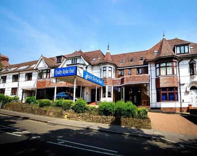 OYO Luton Hotel - Außenansicht