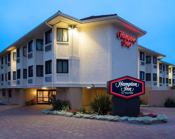 Hampton Inn Monterey - Außenansicht
