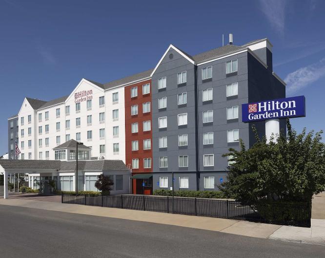 Hilton Garden Inn Queens/JFK Airport - Außenansicht