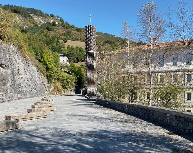 Iraipe Santuario de Arantzazu Hotel - Außenansicht
