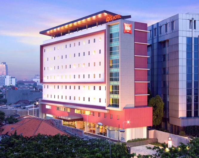 Hotel ibis Jakarta Senen - Außenansicht