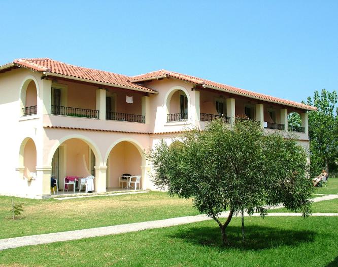 Kamari Apartments - Außenansicht