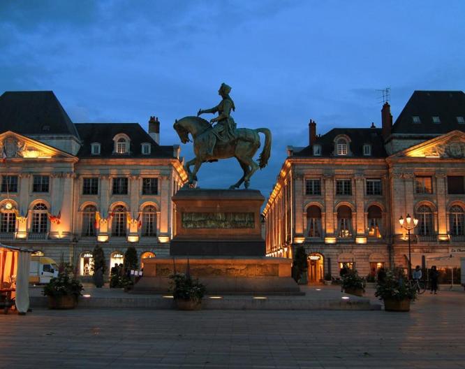 Novotel Orleans Chemins De Sologne Demeure De Campagne - Außenansicht
