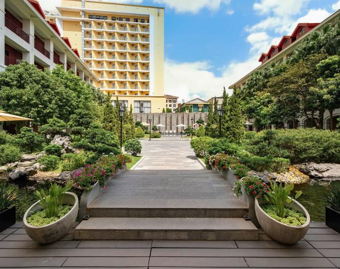 Senna Hue Hotel - Außenansicht
