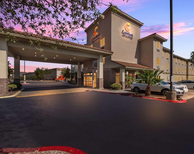 Comfort Inn & Suites Las Vegas - Außenansicht