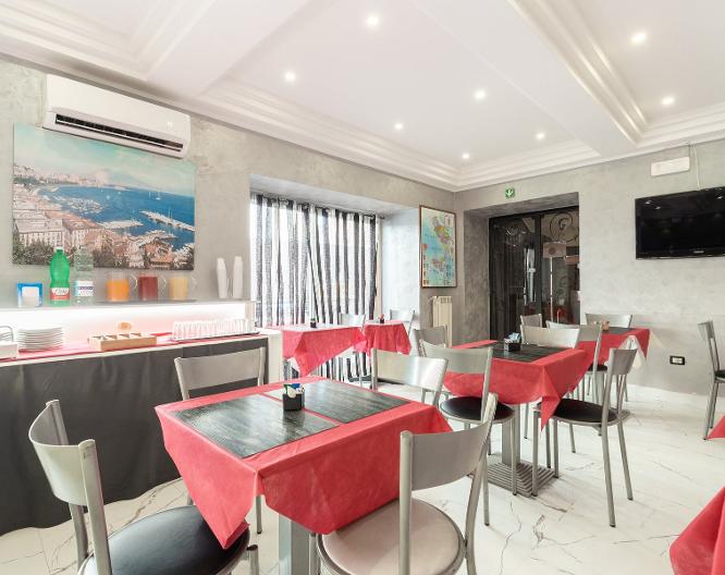 Hotel Bella Napoli - Essen und Trinken
