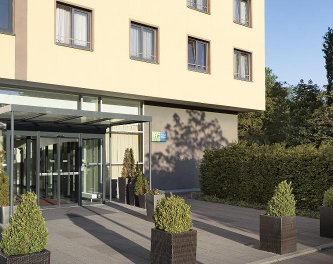 Holiday Inn Express Singen - Außenansicht