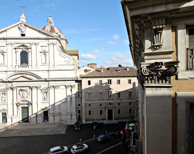 iRooms Campo dei Fiori - Außenansicht
