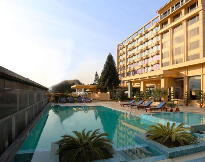 The Everest Hotel Kathmandu - Außenansicht
