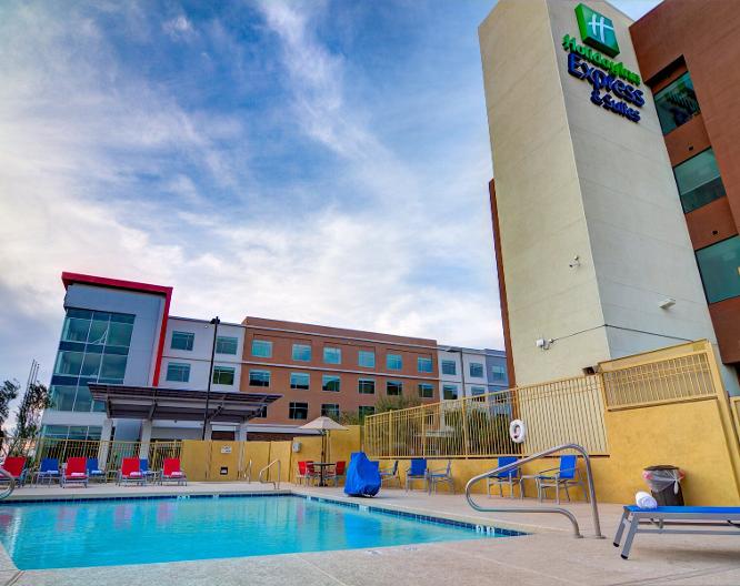 Holiday Inn Express Hotel & Suites Phoenix North Scottsdale - Außenansicht