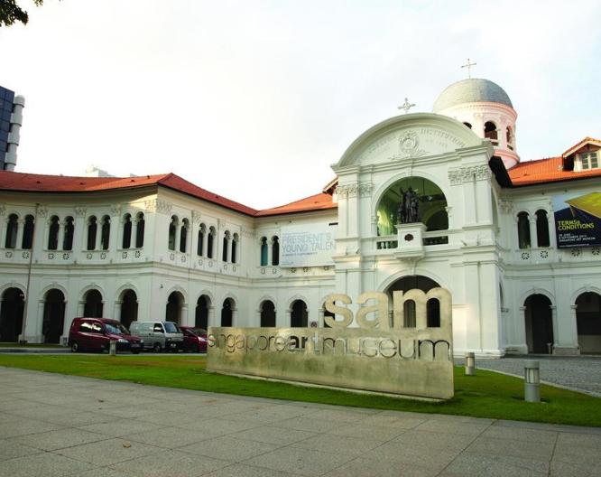 Village Hotel Albert Court - Außenansicht