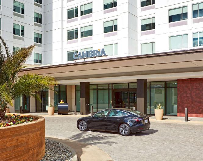 Cambria Hotel & Suites Anaheim Resort Area - Außenansicht