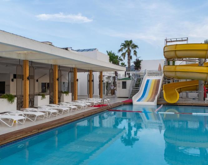 Petunya Beach Resort - Außenansicht