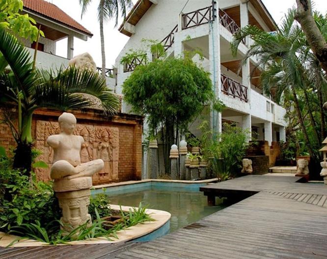 Thai Fight Hotel - Außenansicht