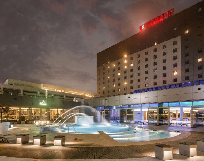 Ramada Plaza by Wyndham Bucharest Convention Center - Außenansicht