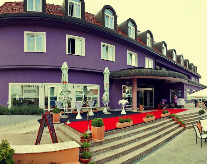 Phoenix Hotel - Außenansicht