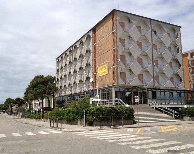 Hotel Quadrifoglio - Außenansicht