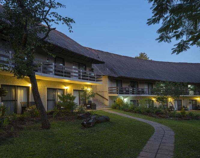 A'Zambezi River Lodge - Außenansicht