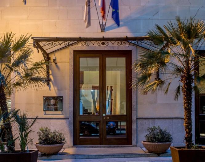 Hotel Federico II Central Palace - Außenansicht