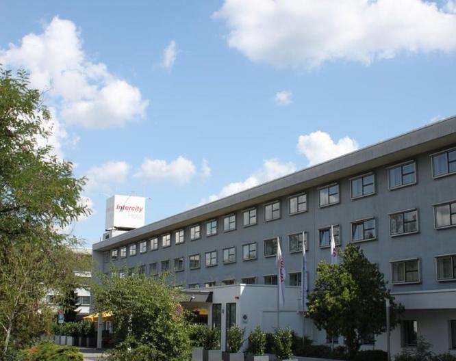 InterCityHotel Frankfurt Airport - Außenansicht