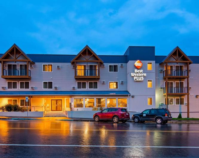 Edgewater Hotel - Außenansicht