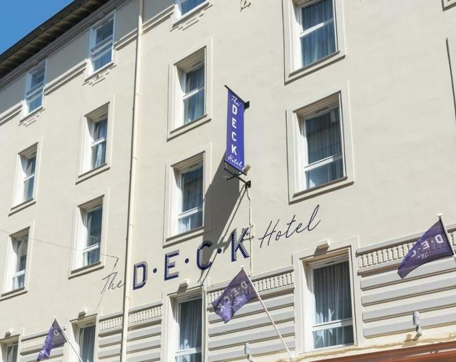 The Deck Hotel - Außenansicht