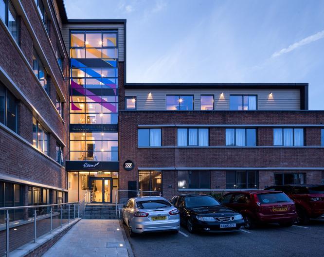 Roomzzz Aparthotel Chester City - Vue extérieure