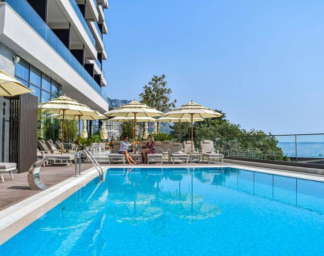 Katamare Hotel - Außenansicht