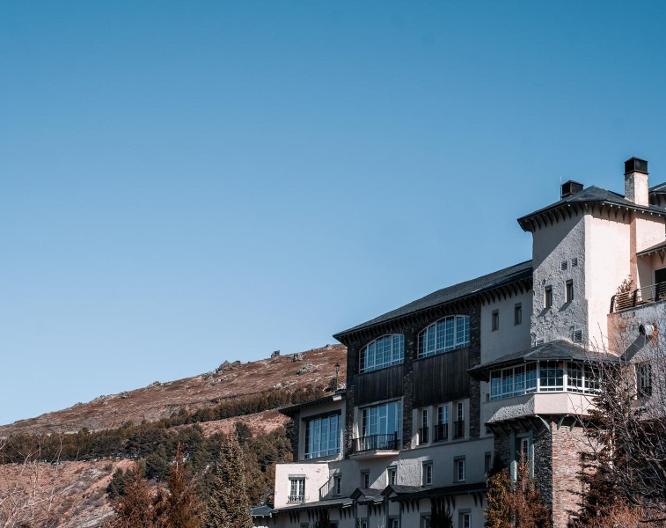 The Mountains Hotel - Außenansicht