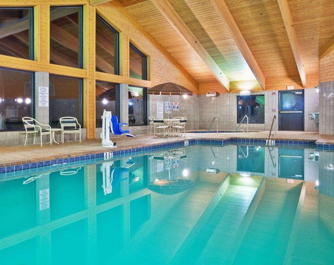 AmericInn Boiling Springs - Pool