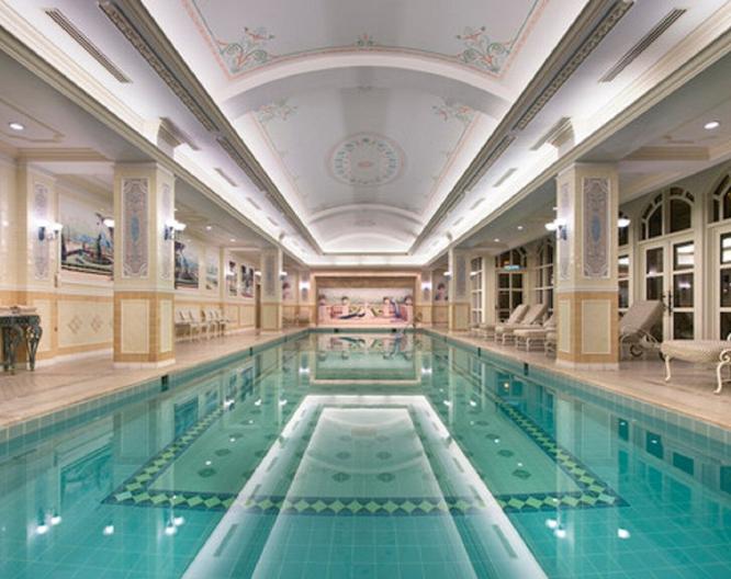 Hong Kong Disneyland Hotel - Außenansicht