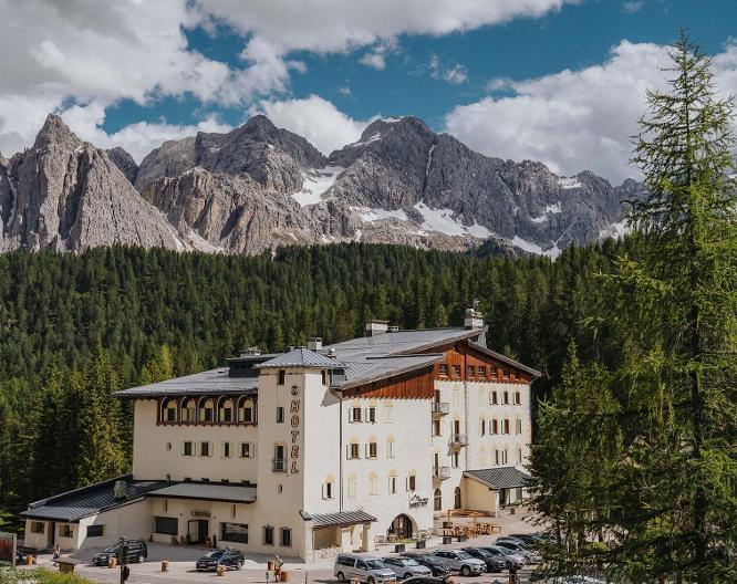 B&B HOTEL Passo Tre Croci Cortina - Außenansicht