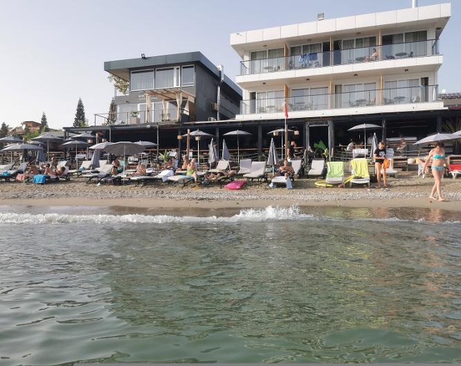 Sun Hotel By En Vie Beach - Außenansicht