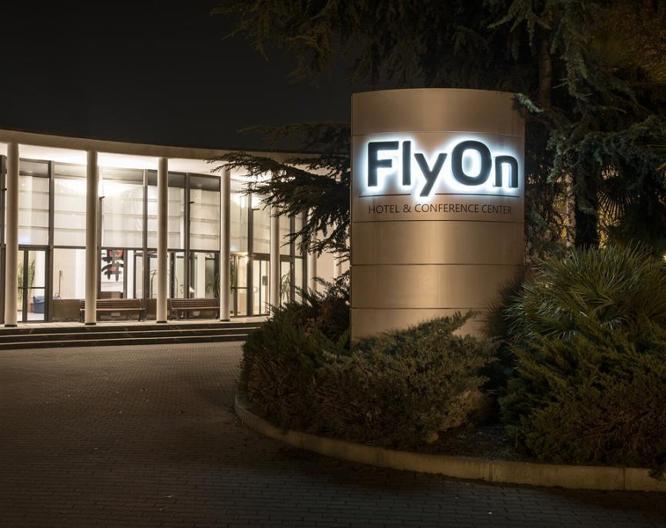 FlyOn Hotel & Conference Center - Außenansicht