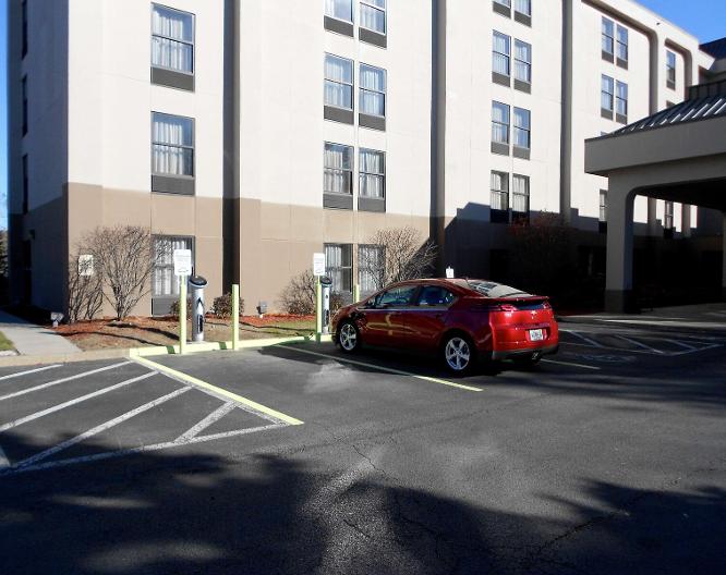 Hampton Inn Albany-Wolf Road (Airport) - Außenansicht