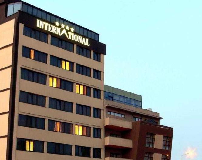 International Bucharest - Außenansicht