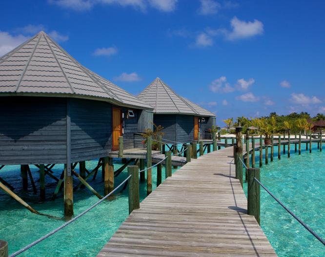 Komandoo Maldives Island Resort - Außenansicht