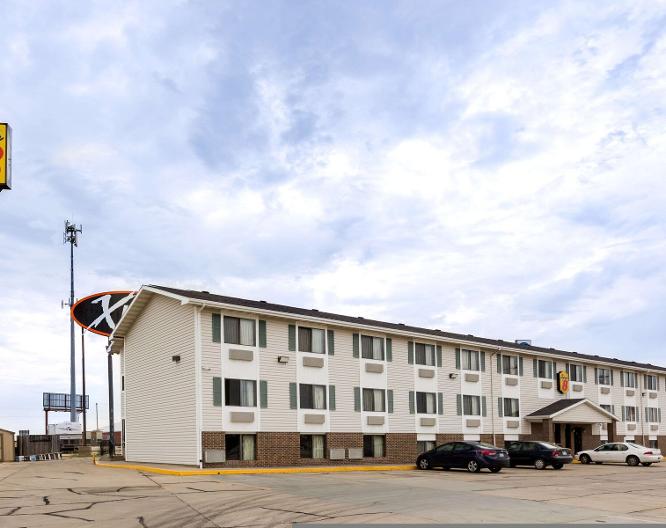 Super 8 by Wyndham Hays KS - Allgemein