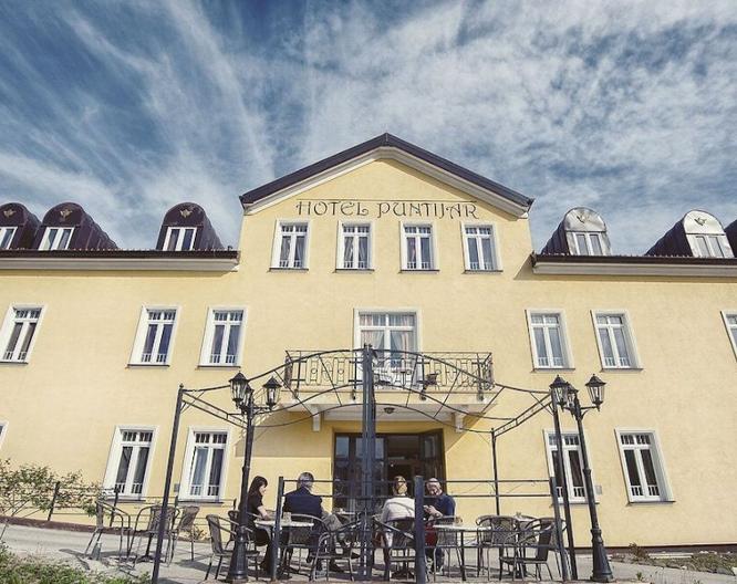 Puntijar - Außenansicht